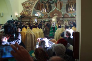 pervaya-patriarshaya-liturgiya-s-surdoperevodom3